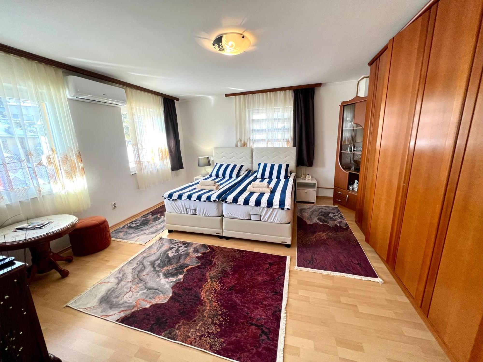 Hani Studio Apartment Сараево Екстериор снимка