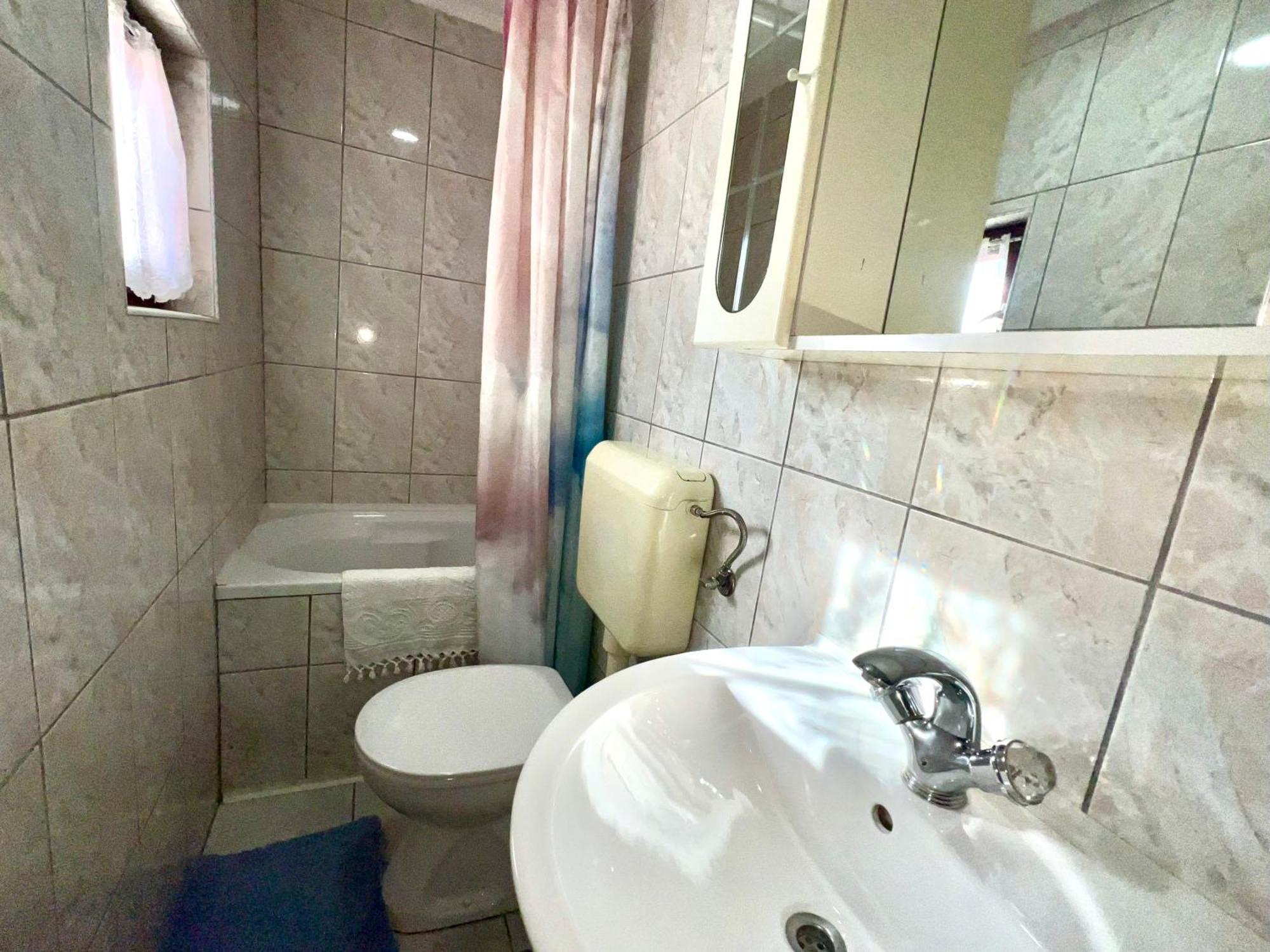 Hani Studio Apartment Сараево Екстериор снимка